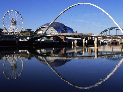 gateshead millennium bridge england