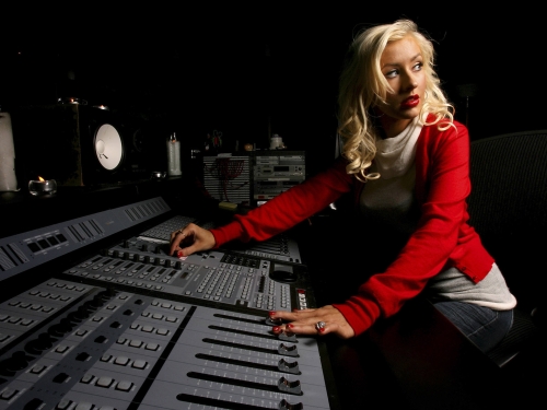 Christina-Aguilera-wallpaper-desktopgoodies-020