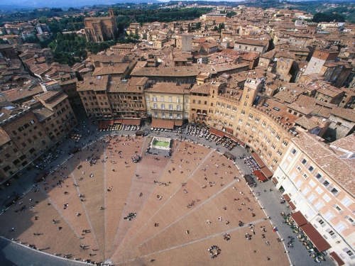 aerial view of piazza del campo  siena  italy-desktopgoodies-043